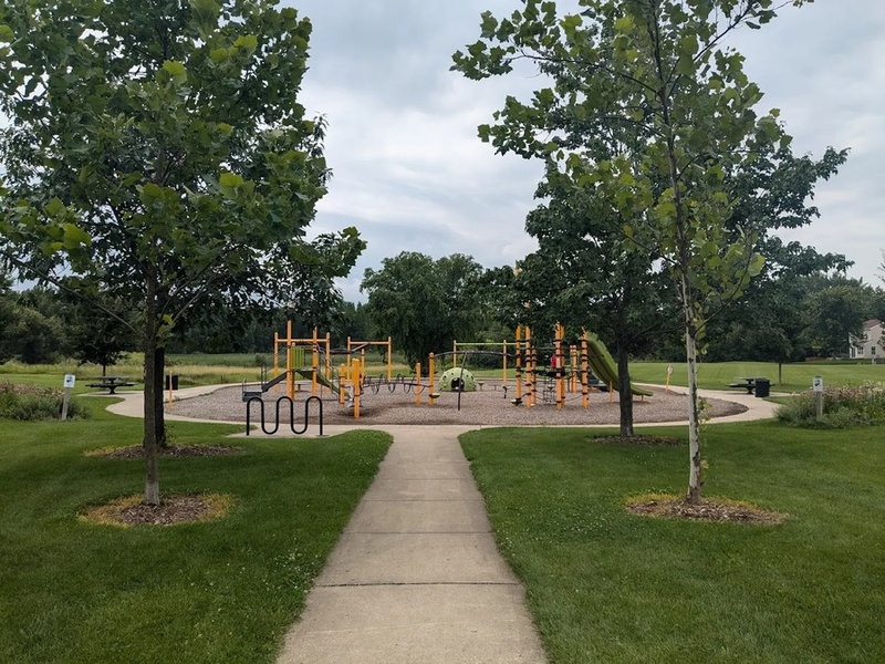 View of Gleneagle Park in Gleneagle Farms, Carpentersville, IL 60110