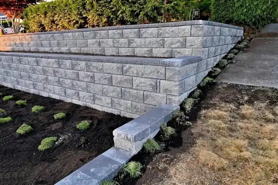 A team working on a hardscape project in Gleneagle Farms, Carpentersville, IL 60110