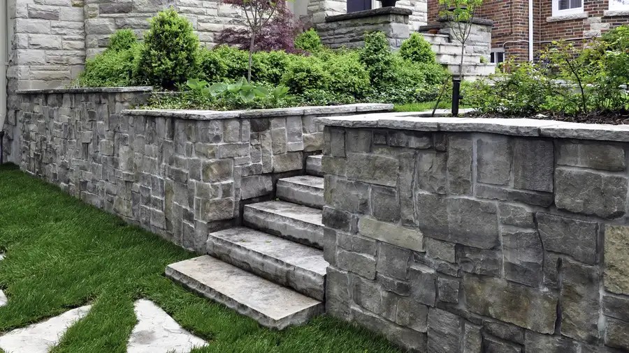 Exceptional Hardscaping Morningside, Carpentersville, IL 60110 A team working on a hardscape project in Morningside, Carpentersville, IL 60110