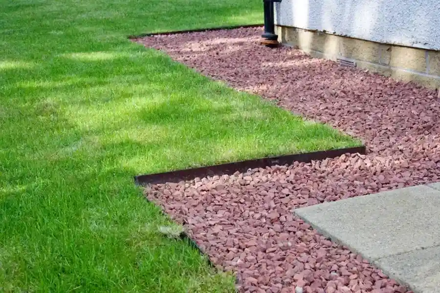 Simple Lawn Edging Solutions For Low Maintenance Yards Morningside, Carpentersville, IL 60110